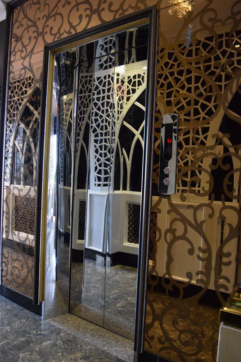 Thang máy tải khách có phòng máy