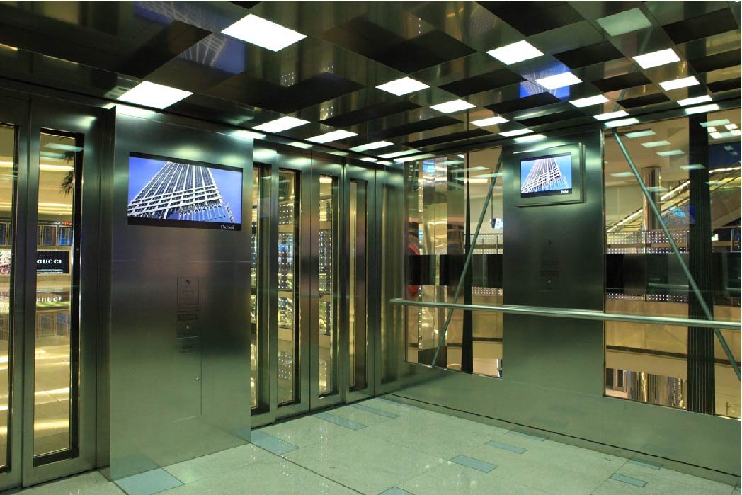 Hệ thống thang máy tải khách khủng tại sân bay quốc tế Dubai.